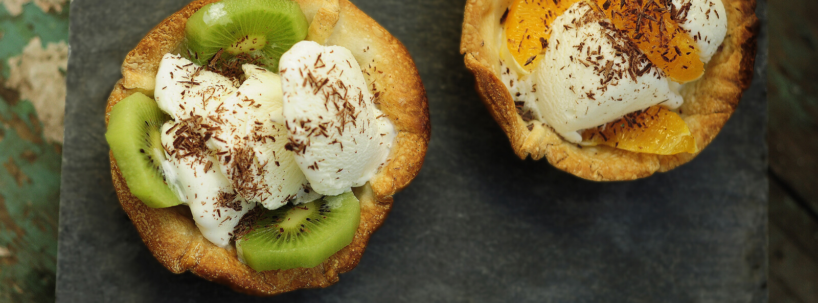 Canastitas Dulces con Helado y Frutas